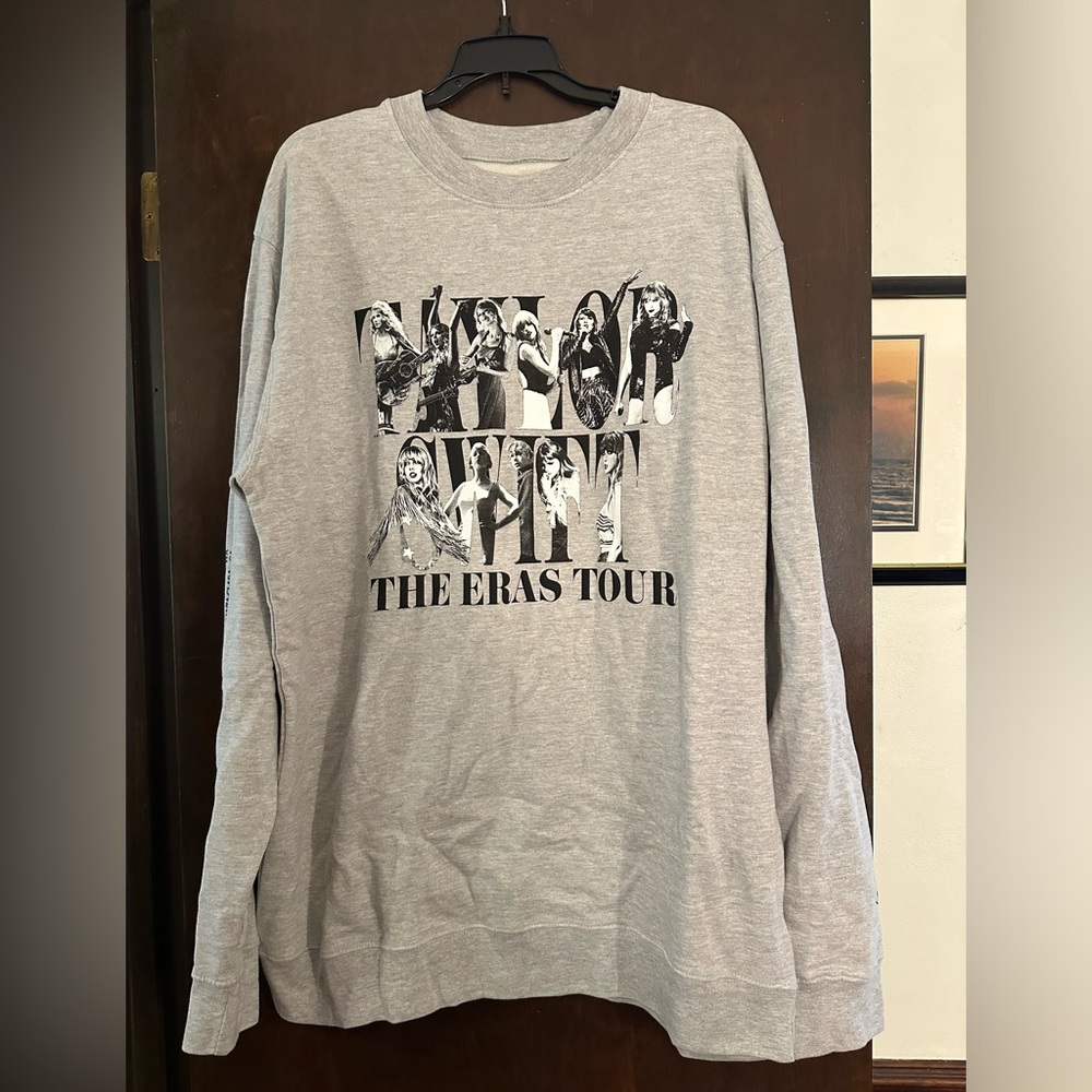 New Taylor Swift Eras Tour crewneck sweatshirt XL